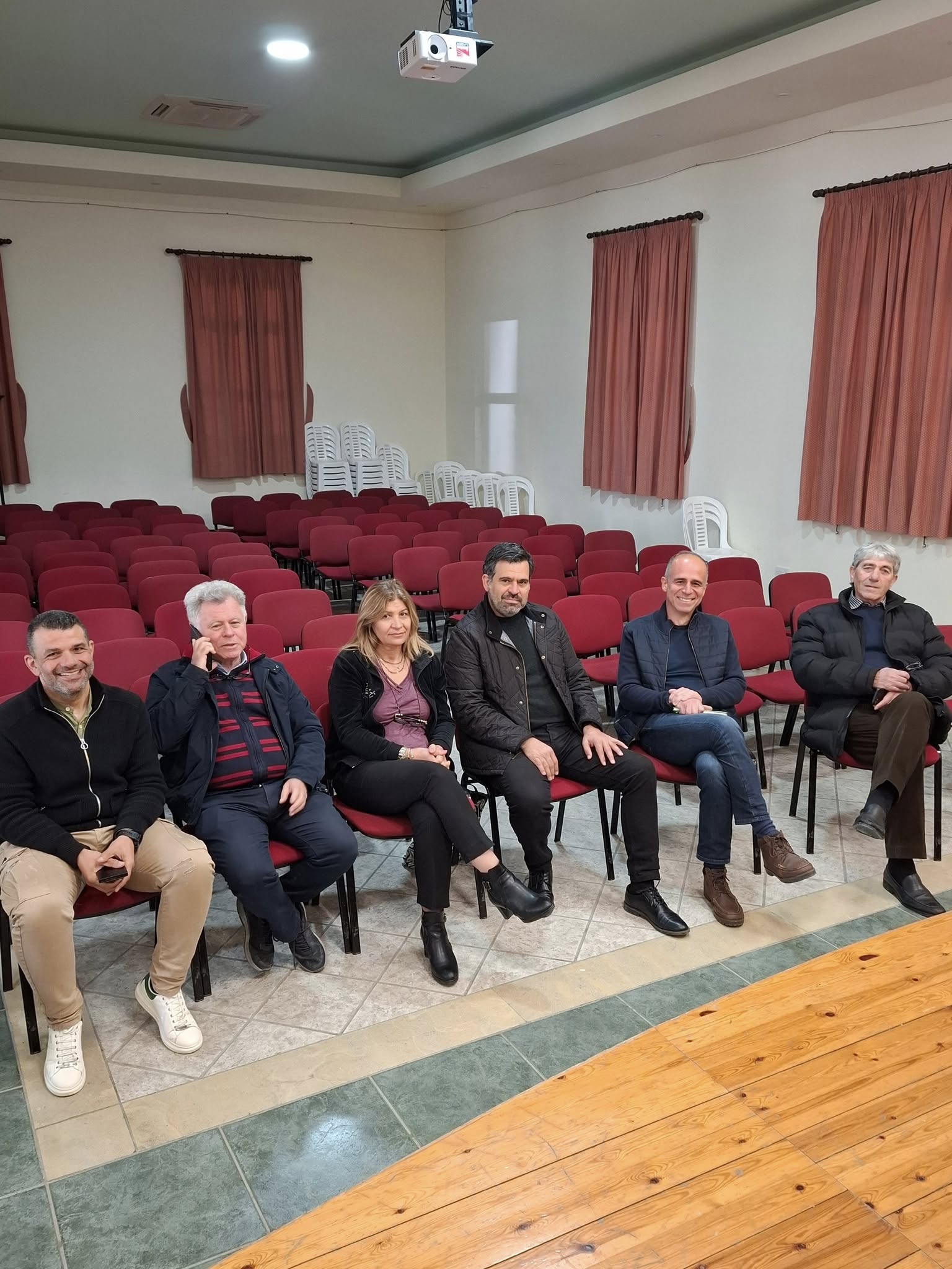Οι έξι Αντιδήμαρχοι κατά τη συνάντηση