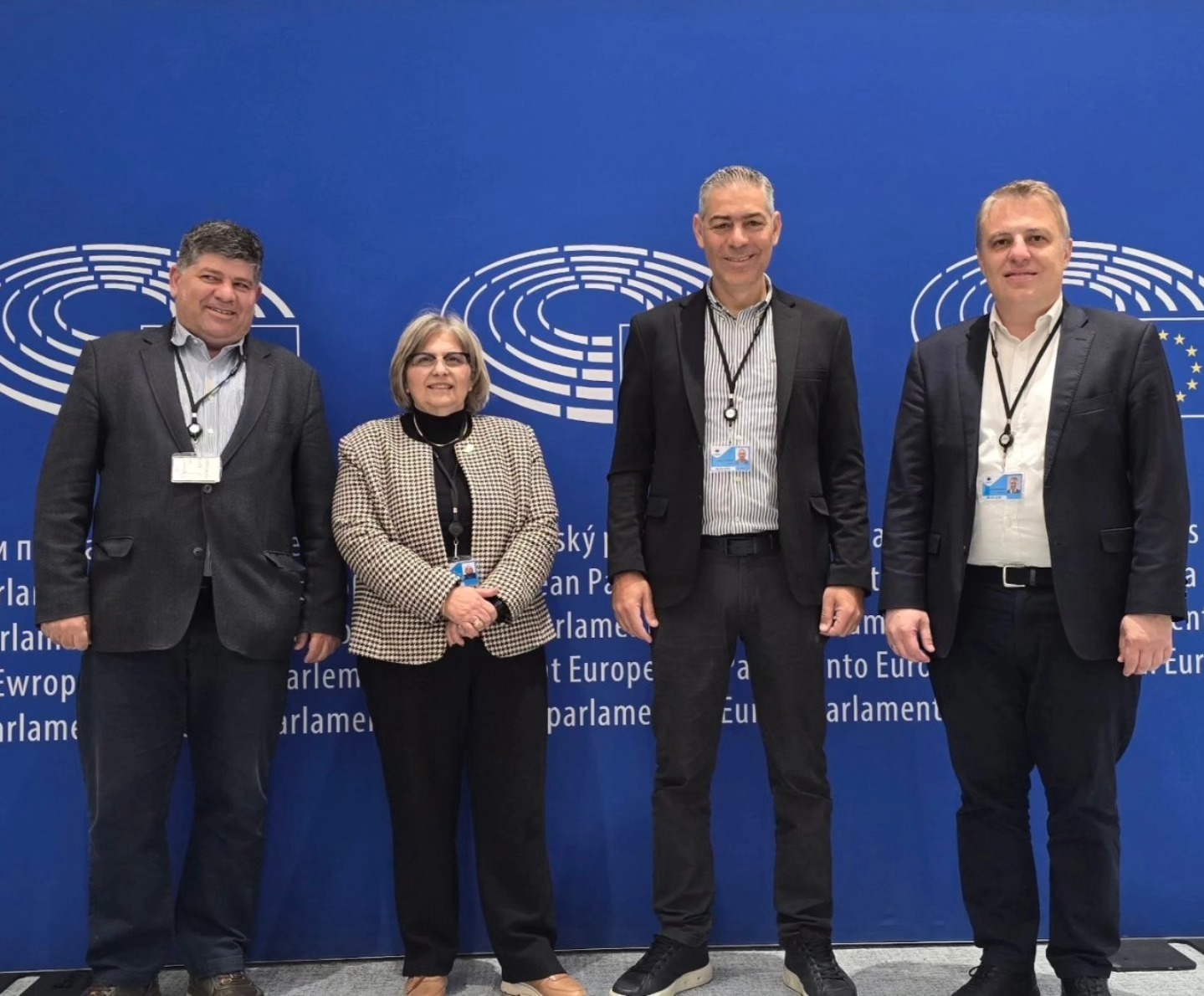 Οι τέσσερις δήμαρχοι που συμμετείχαν στην ολομέλεια.