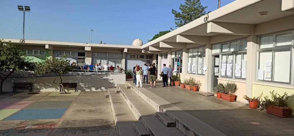 Φωτογραφία από εκλογικό κέντρο