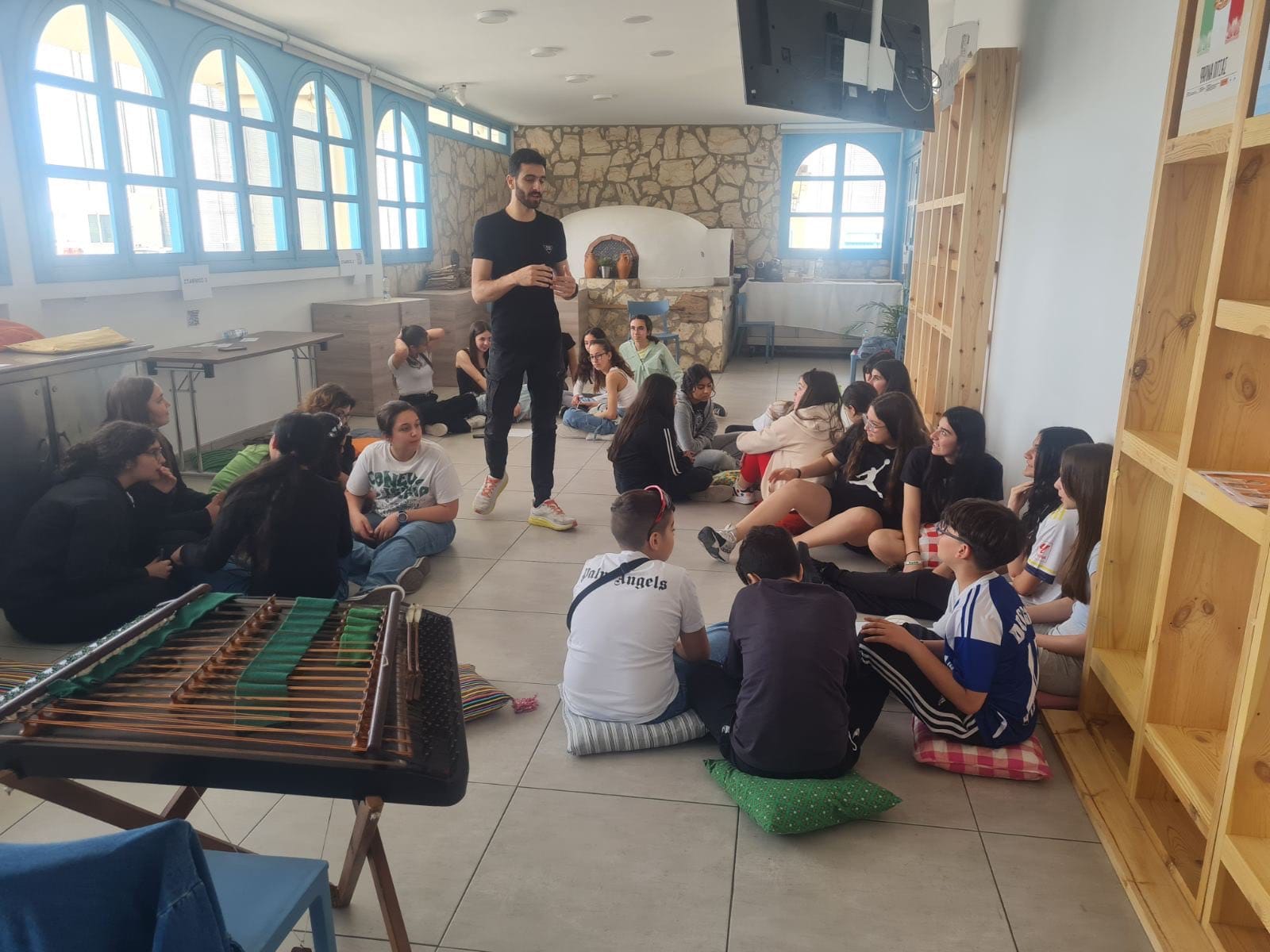 Φωτογραφίες σπό σελίδα Περιφερειακού Γυμνασίου Πέρα Χωριού - Νήσου στο Facebook
